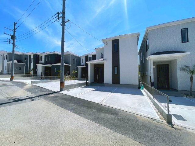 ハートフルタウンうるま市上江洲　B号棟の駐車場