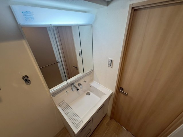 神戸市須磨区衣掛町４丁目の賃貸マンションの洗面所