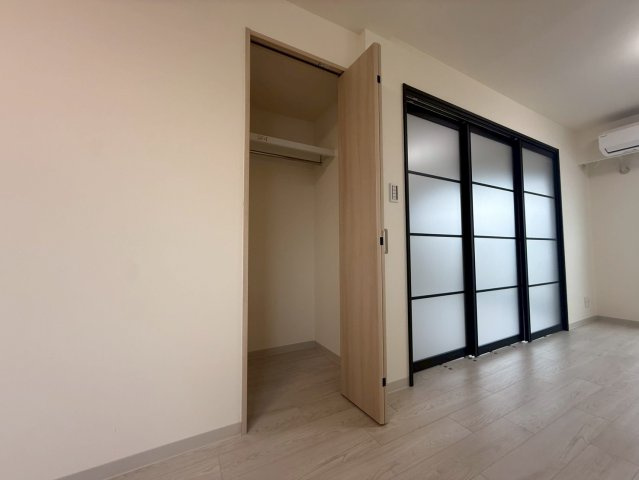 神戸市須磨区衣掛町４丁目の賃貸マンションの収納