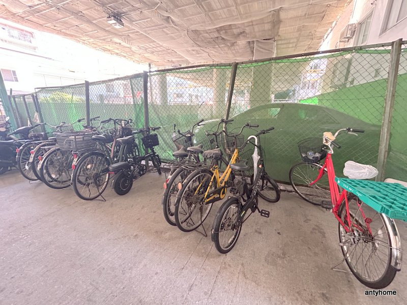 ラパンジール恵美須4　仲介手数料無料の駐車場