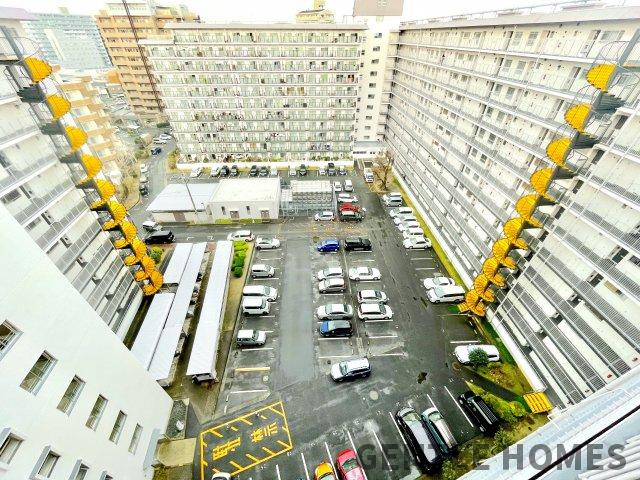 ローレルハイツ南福岡の駐車場