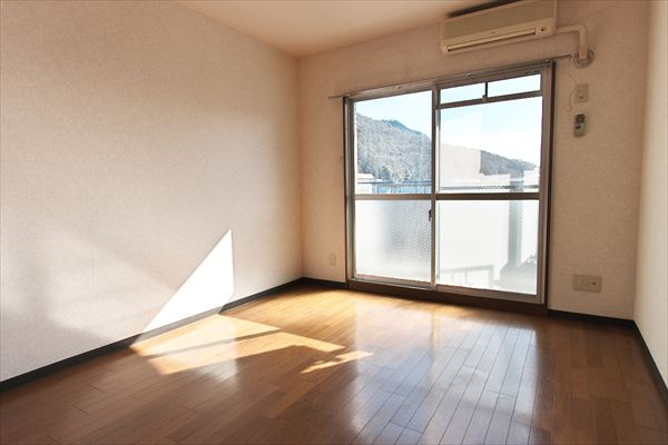 シャンティー白十字の内装