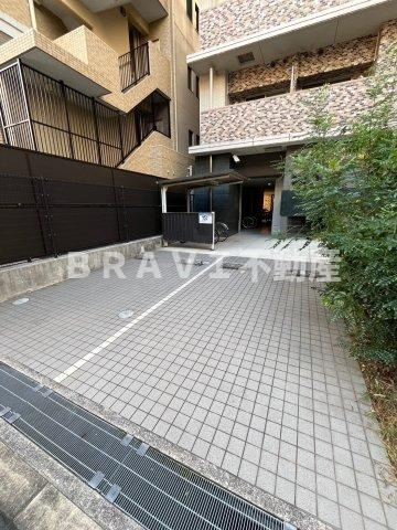 アスヴェル南森町　BRAVI不動産の駐車場|【アスヴェル南森町】駐車場があります