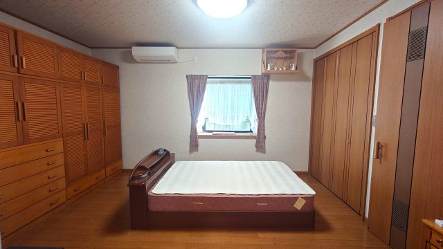 笠岡市笠岡売家の洋室