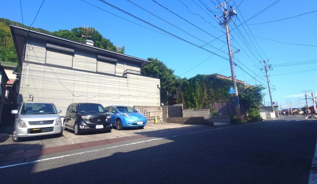 笠岡市笠岡売家の前面道路含む現地写真