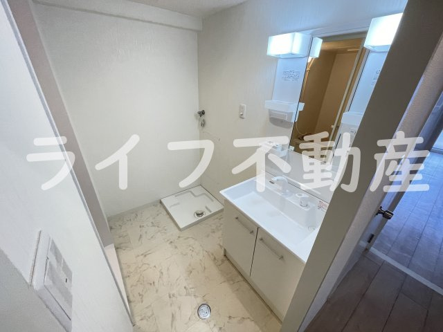 シティコーポ長田の洗面所|ゆったりとスペースのある洗面所