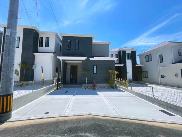 ハートフルタウンうるま市上江洲　D号棟の駐車場|駐車並列3台