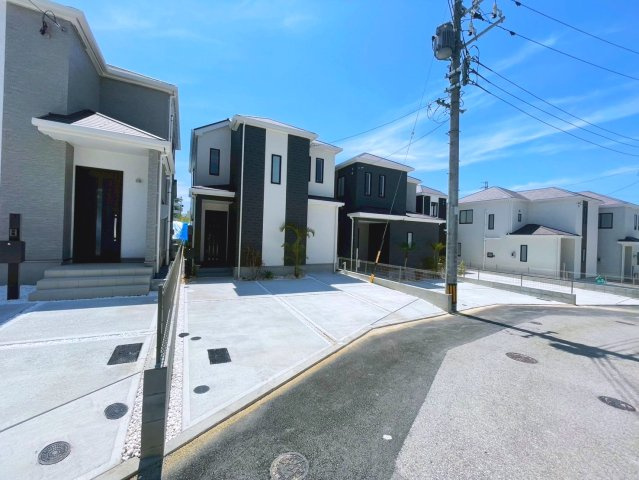 ハートフルタウンうるま市上江洲　E号棟の外観