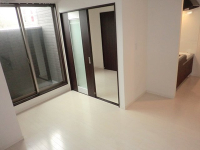 【居間・リビング】 | Grandtic At Ease大橋 | 別号室の写真になります。現況優先。