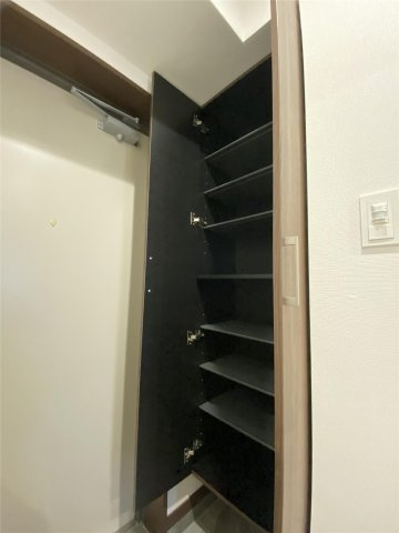 菊池郡菊陽町大字津久礼の賃貸マンションの玄関