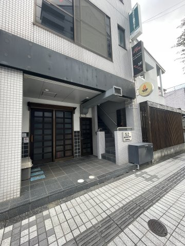 津山市吹屋町 貸店舗・事務所３階のエントランス