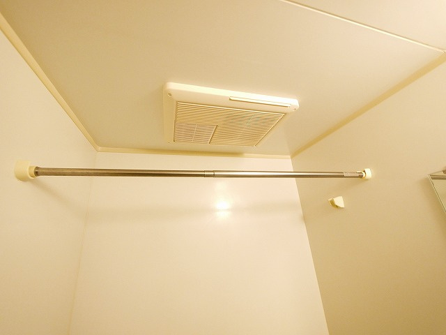 レオパレスＳＡＷＡＨの浴室|コンパクトで使いやすいお風呂です