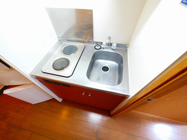 レオパレスＳＡＷＡＨのキッチン|コンパクトなキッチンで掃除もラクラク