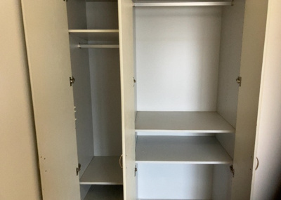 【収納】 | サンクレイドル橋本 | デザイン性を重視しすぎて収納が少なかった！なんてことにならないため、事前に現地で収納の数を確認しておくことをお勧めします。クローゼット以外にも床下収納や屋根裏収納、パントリーなどもチェックしましょう。