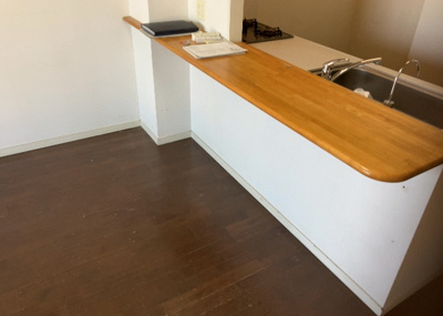 【ダイニング】 | サンクレイドル橋本 | ダイニングは、食事や家族の団らんスペースとしてだけではなく、ほかの用途としても使用することができます。ダイニングテーブルを置き、食事のためのスペースを作ることでリビングとの差別化を図ることができます。