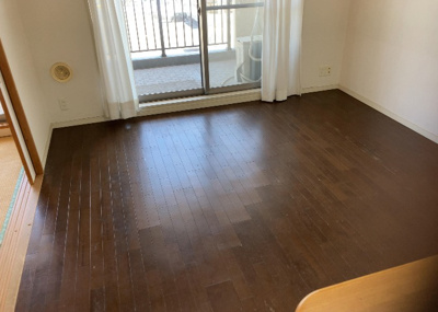 【居間・リビング】 | サンクレイドル橋本 | リビングの間取りの種類は大きくわけてリビングとダイニングが別になっているタイプ、リビングダイニング一体型です。どちらも一長一短ですので、家を選ぶ時はその両面をチェックして決めるようにしましょう。