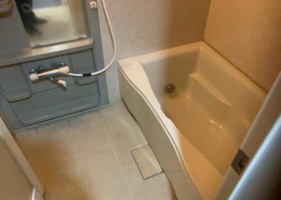 【浴室】 | サンクレイドル橋本 | 入浴時の快適さも大事なことですが、綺麗な状態を維持できなければ気持ちよく入浴できません。毎日の掃除が楽という点は大事なポイントになります！カビが生えにくく掃除がしやすい、壁や浴槽を選ぶといいでしょう。