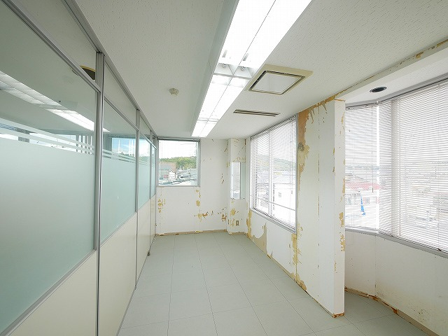 西友ビルの内装