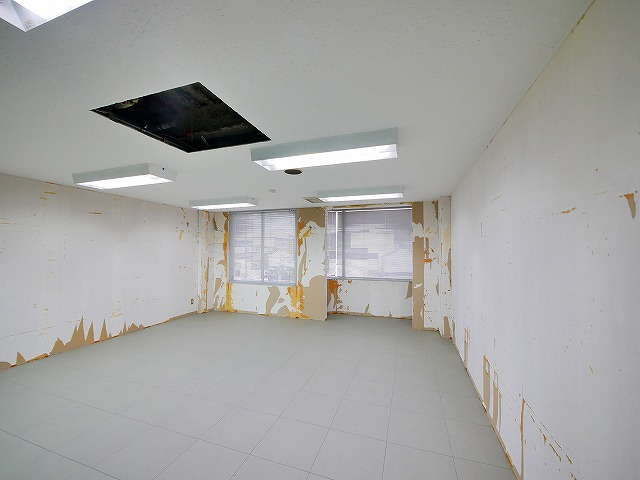 西友ビルの内装