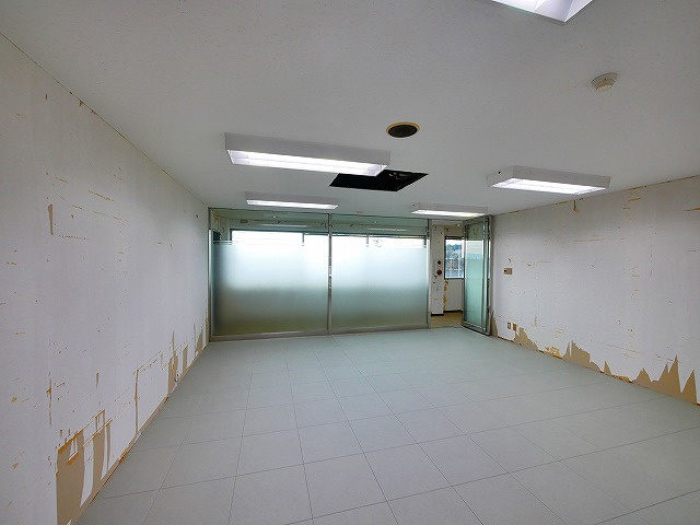 西友ビルの内装
