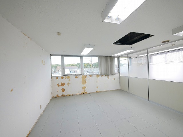 西友ビルの内装