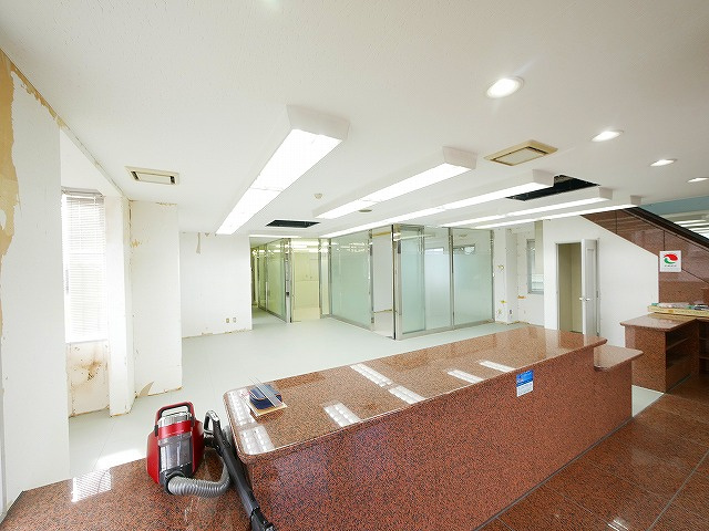 西友ビルの内装