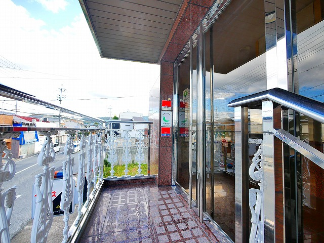 西友ビルの外観