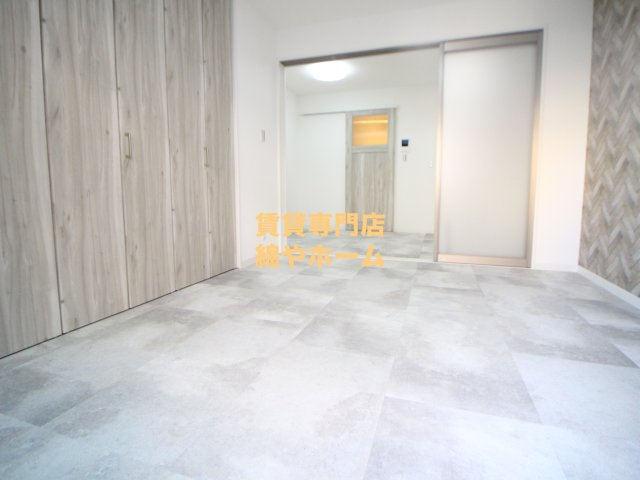 エルサ住之江の寝室|開放的な寝室です