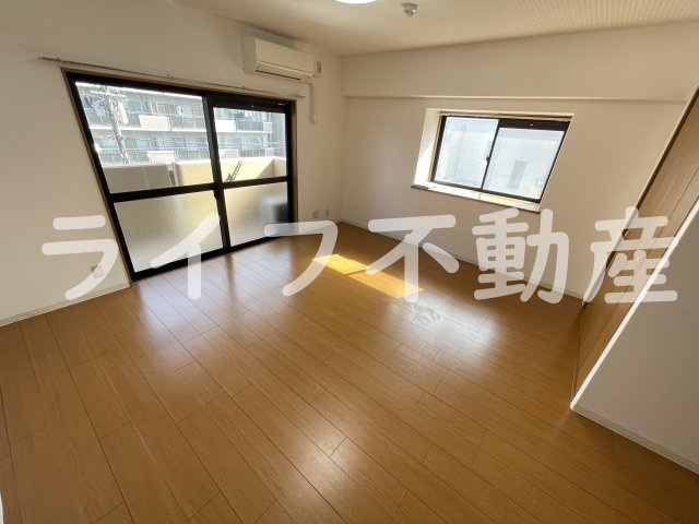 ジュネス花園の居間・リビング|居間です