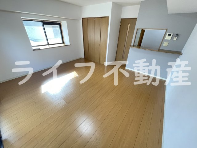 ジュネス花園の洋室|明るい洋室です