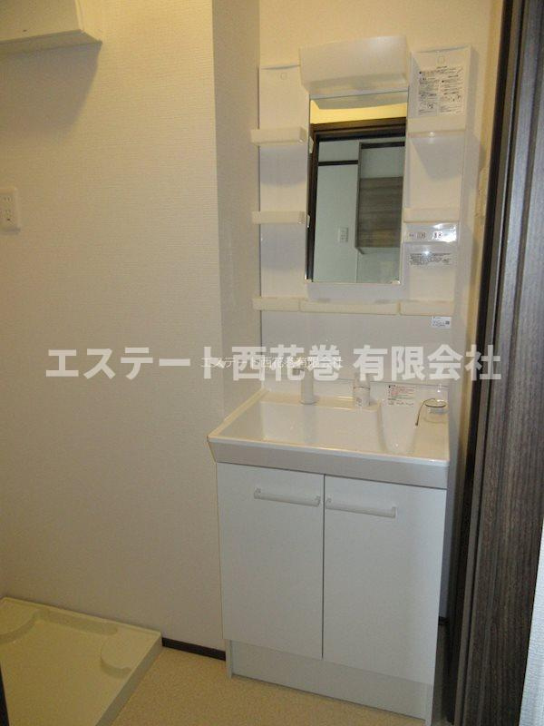ル・メイユール東宮野目Ｂ棟の独立洗面台|シャワー付洗面化粧台