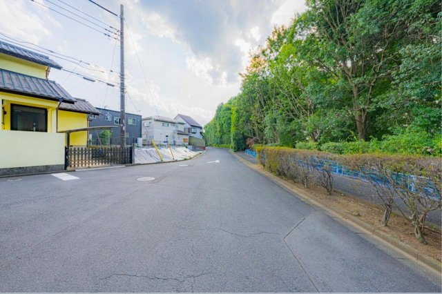 【前面道路含む現地写真】 | 守谷市松前台3丁目　売地　87坪