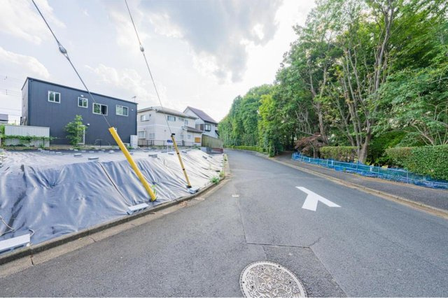 【前面道路含む現地写真】 | 守谷市松前台3丁目　売地　87坪