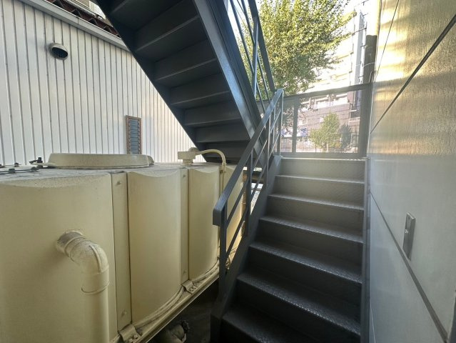 御幸本町 カトレヤビルのバルコニー