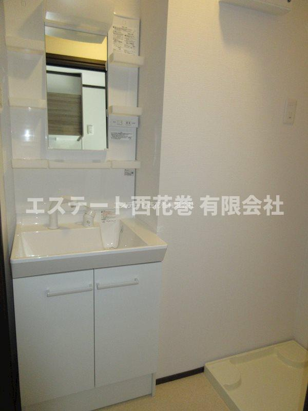 ル・メイユール東宮野目Ｂ棟の独立洗面台|シャワー付洗面化粧台