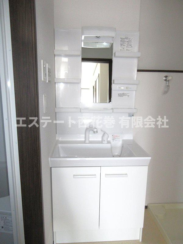 ル・メイユール東宮野目Ｂ棟の独立洗面台|シャワー付洗面化粧台