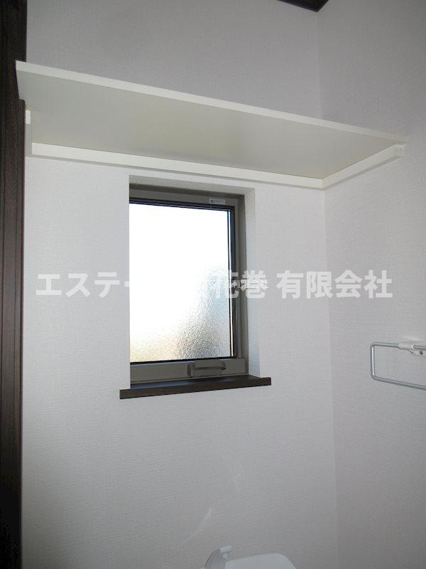 ル・メイユール東宮野目Ｂ棟の収納|トイレに収納棚があります