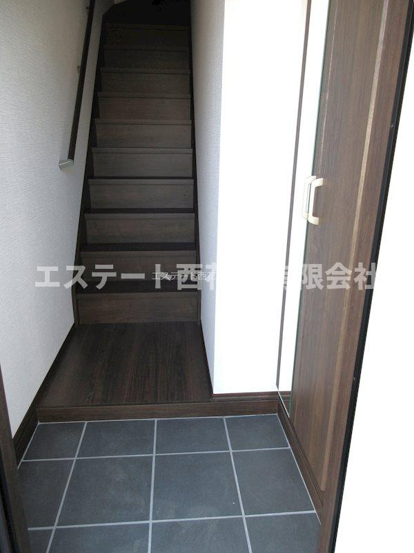 ル・メイユール東宮野目Ｂ棟の玄関