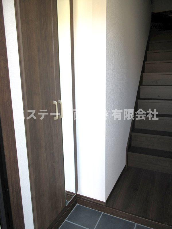 ル・メイユール東宮野目Ｂ棟の玄関