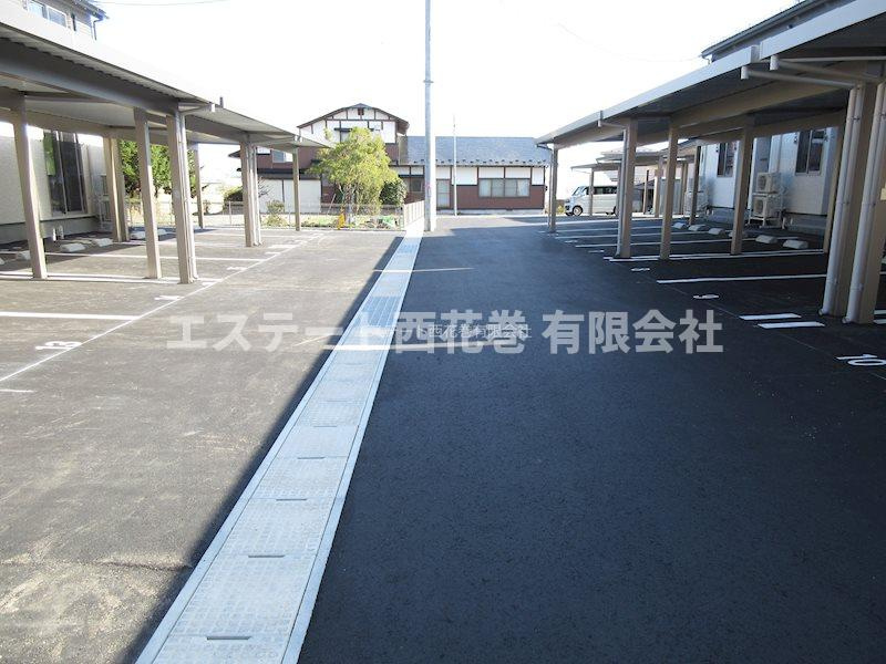 ル・メイユール東宮野目Ａ棟の駐車場|敷地内通路