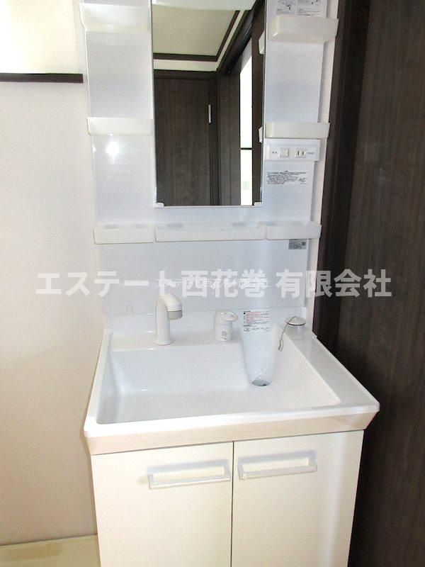 ル・メイユール東宮野目Ａ棟の独立洗面台|シャワー付洗面化粧台