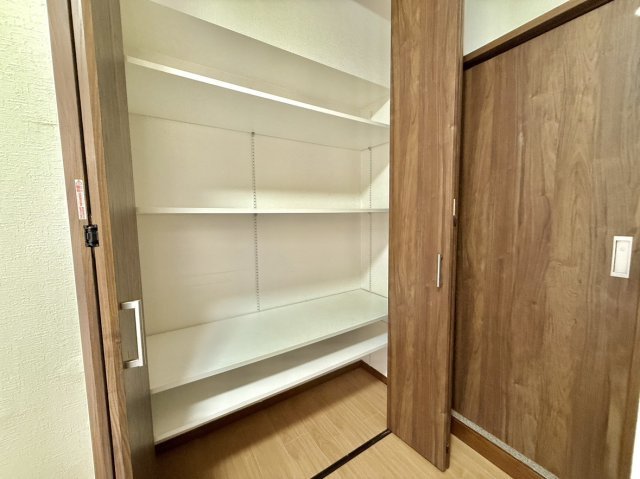 住吉川ハイツの収納|玄関廊下収納