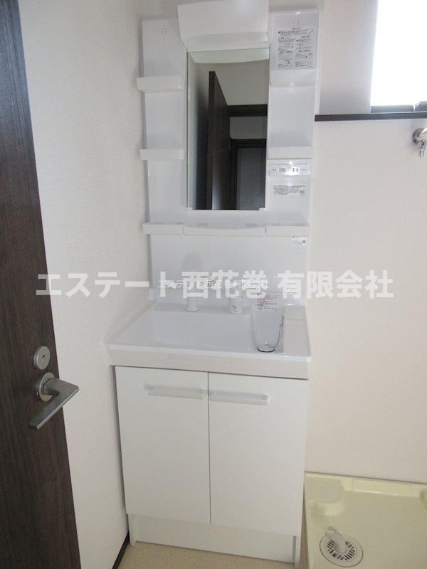 ル・メイユール東宮野目Ａ棟の独立洗面台|シャワー付洗面化粧台