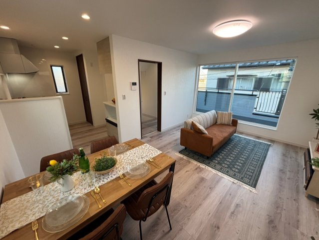 川越市氷川町　新築分譲　東武東上線『川越駅』バス21分　【川越小学区】の居間・リビング