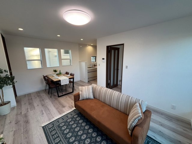 川越市氷川町　新築分譲　東武東上線『川越駅』バス21分　【川越小学区】の居間・リビング