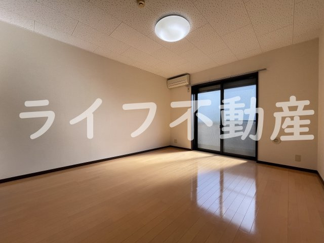 アンプルールクラージュエトッフの洋室|落ち着いた色調の洋室です