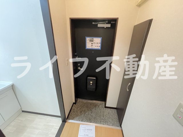 アンプルールクラージュエトッフの玄関|明るい玄関です