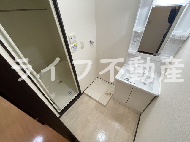 アンプルールクラージュエトッフの洗面所|広い洗面スペース