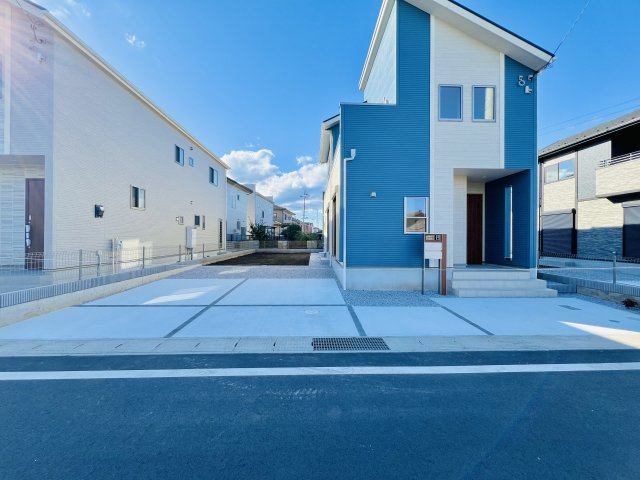 藤岡市下栗須の外観|駐車スペース2台確保！