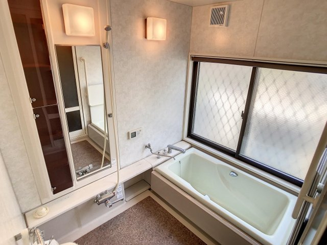 若草町　中古戸建の浴室